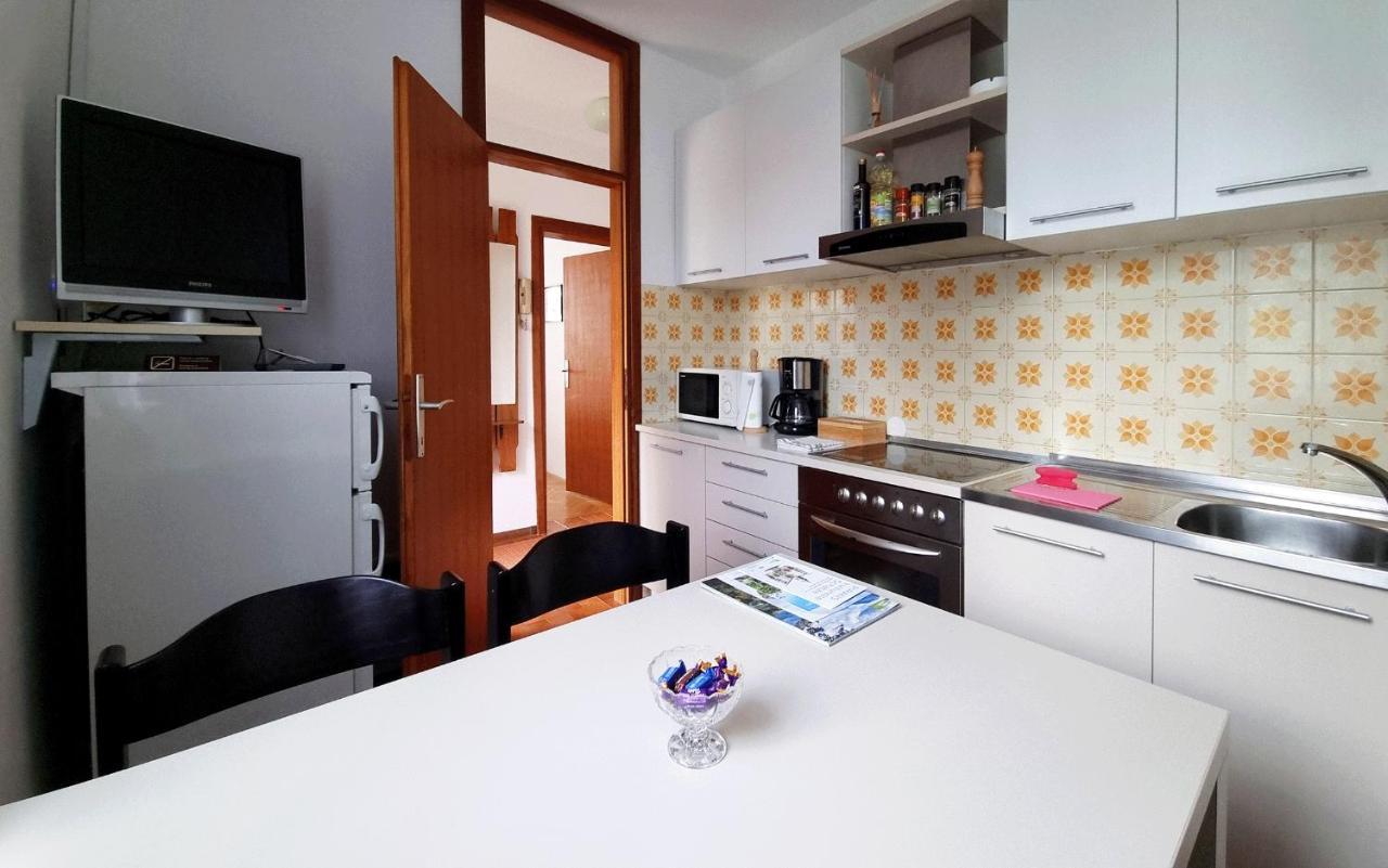 Beautiful Apartment With Picturesque View And Free Parking Порторож Екстериор снимка