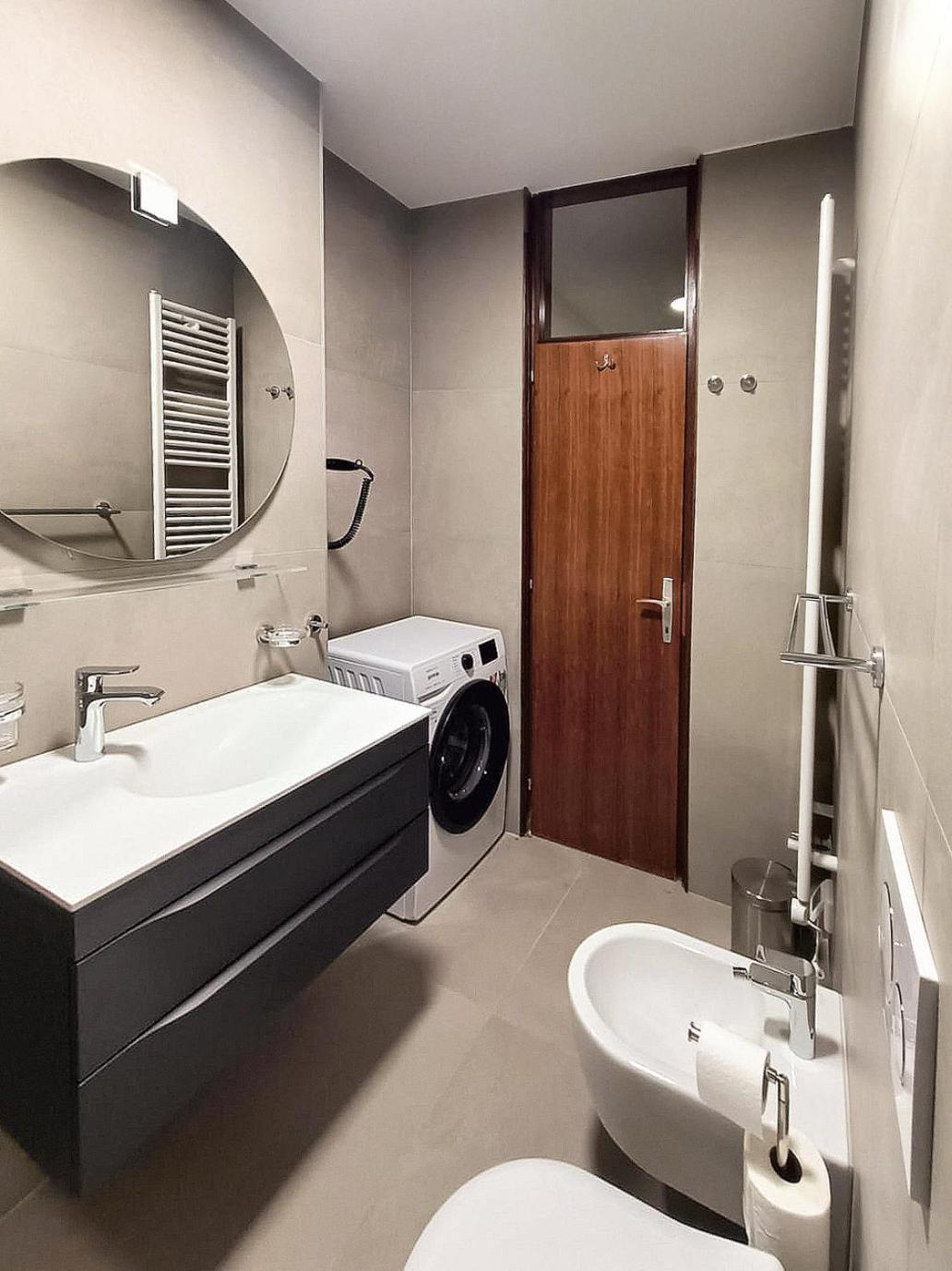 Beautiful Apartment With Picturesque View And Free Parking Порторож Екстериор снимка